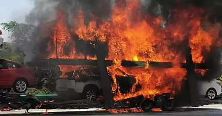 夏季高溫引發運輸途中(zhōng)新車(chē)自燃，汽車(chē)自燃不得不防！